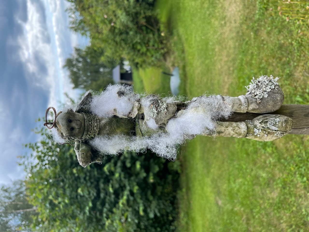 Installation av en docka fastslingrad vid en trästolpe